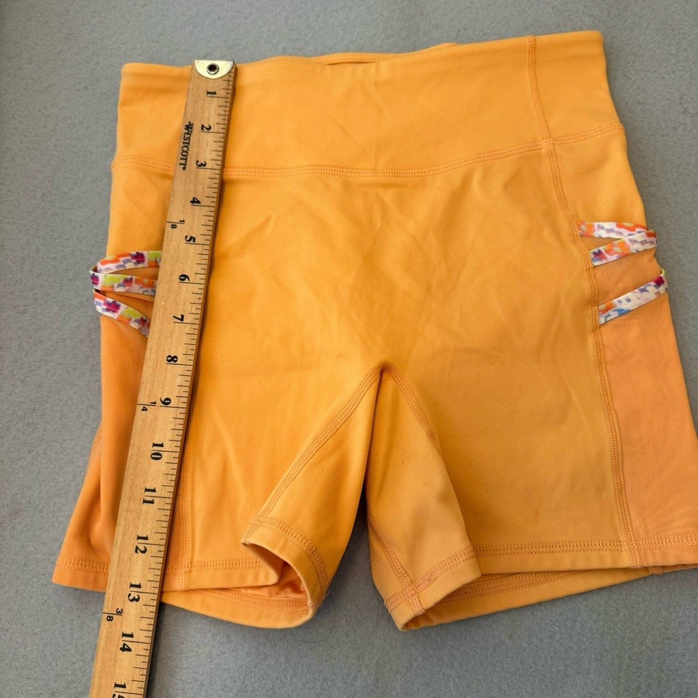 Fabletics Motion365 Mid Rise Orange Pocket Biker Shorts Size Small